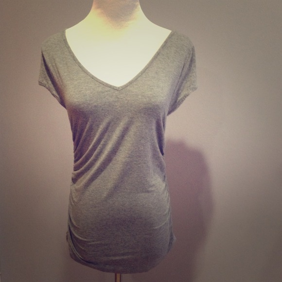 Sold in bundle Sexy deep v-neck tee💋