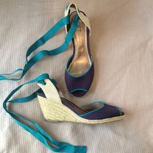SOLD!! Navy with turquoise accent platforms