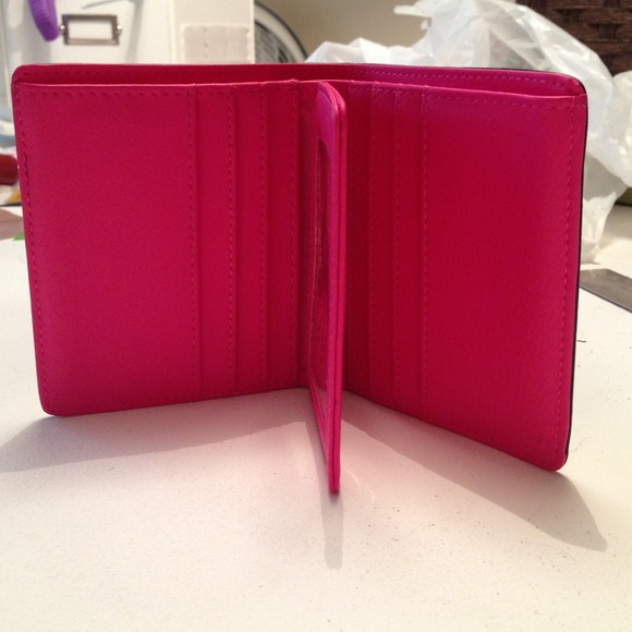 Isaac Mizrahi Wallet