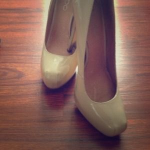 Cream aldo heels and black heels 🌸bundle🌺