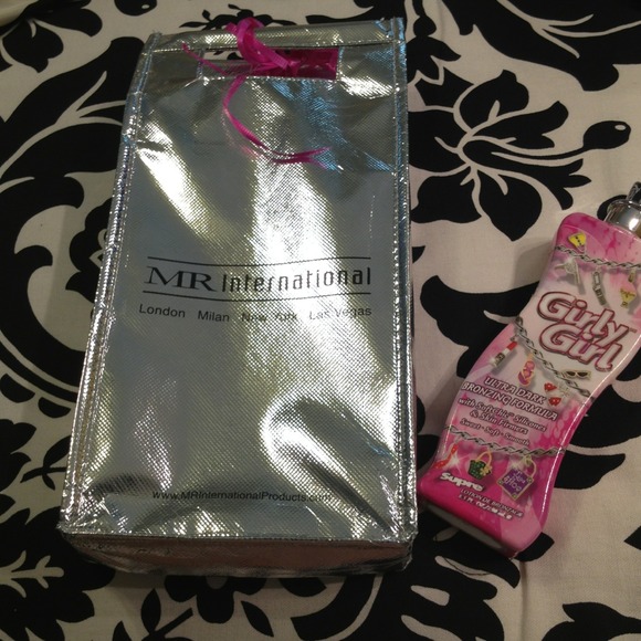 SOLD****Reduced ✂✂New Girly Gurl Bronzing Lotion