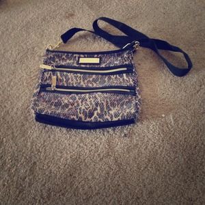 TRADED 🎀Betsey Johnson cross body bag