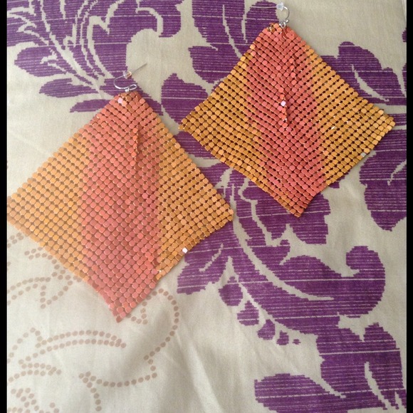 Earrings - Picture 2 of 3