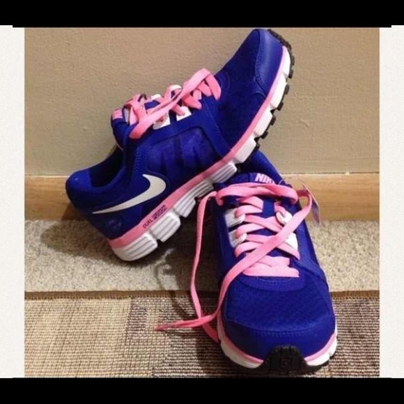 Nike Shoes - 💕NWT!!Nike dual fusion