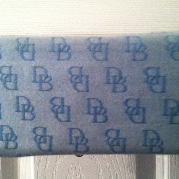 Dooney and Bourke Mini Short Shoulder Bag - Picture 3 of 3