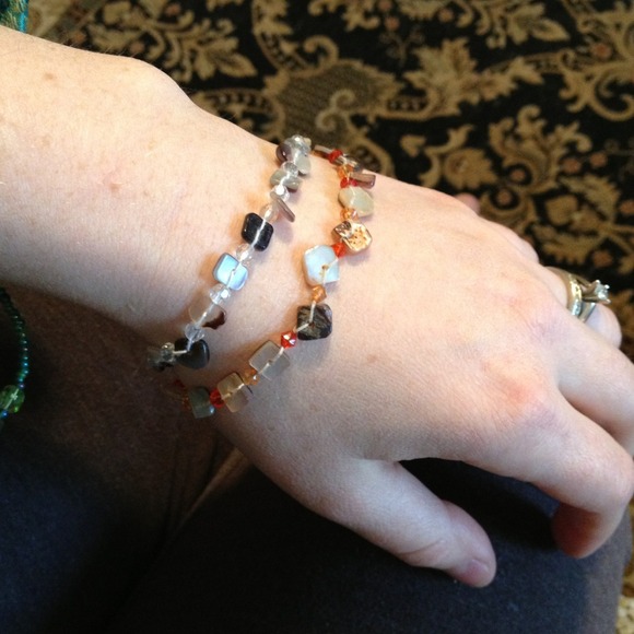 String beaded bracelet - Picture 2 of 2