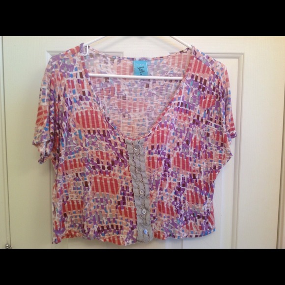 Pastel-colored crop-tee - Picture 2 of 3