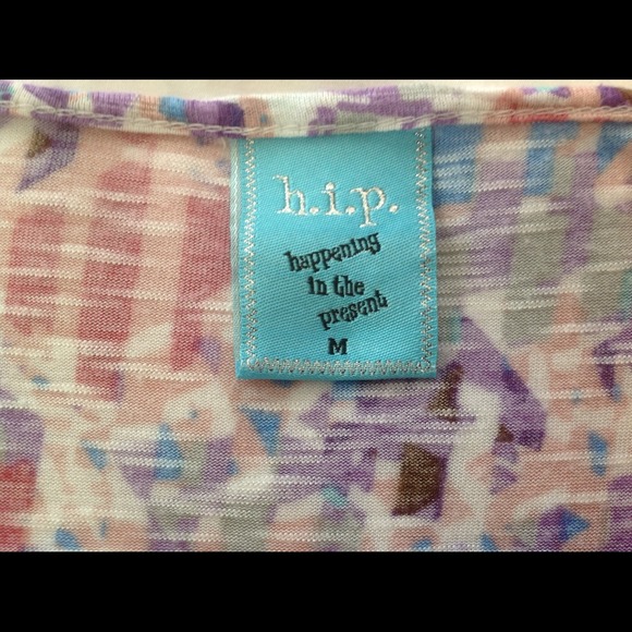 Pastel-colored crop-tee - Picture 3 of 3
