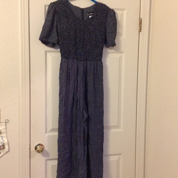 100% Rayon Zip Up Jumpsuit!