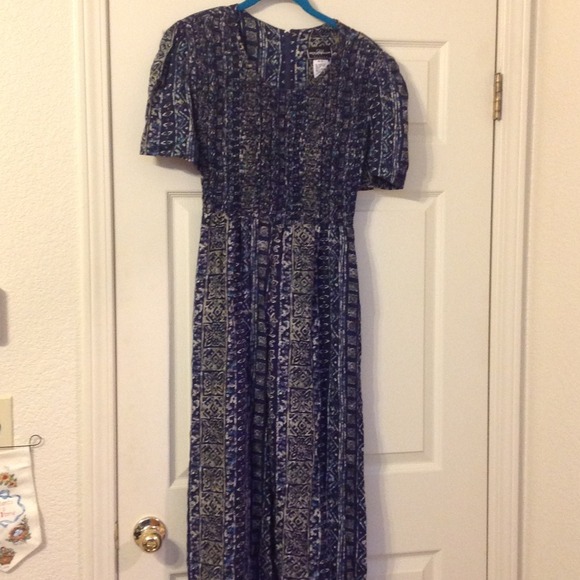 100% Rayon Zip Up Jumpsuit!!