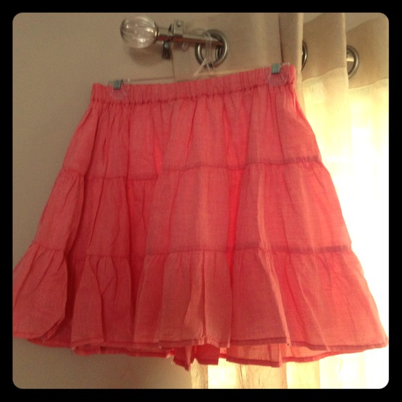 Coral tiered skirt