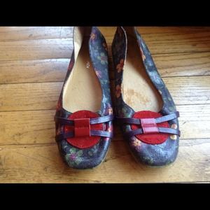 BERNE MEV Colorful Floral Comfy Flats - 8M