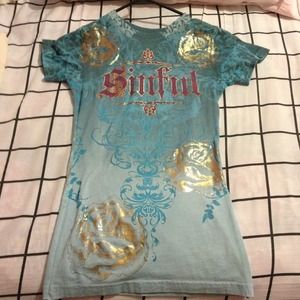 *HOLDING* Sinful tee. Great condition!