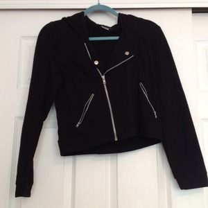 Cropped Black Sweatshirt w/standout grey zippers