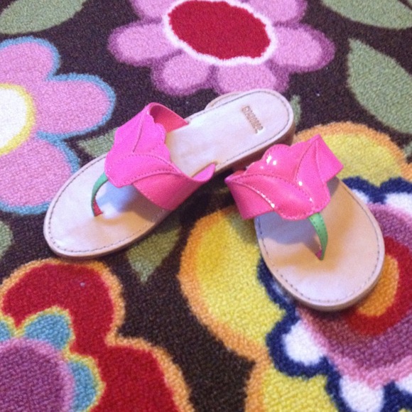 🚫Sold🚫🌺Girls sandals size 12🌺
