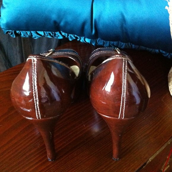 Brown Peep Toe Buckle Heels👠👠 - Picture 3 of 4