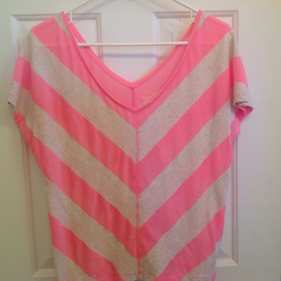 NWOT Neon pink crop-tee