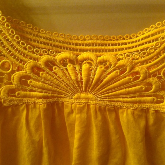 🌟BUNDLED🌟Flutter Sleeve Yellow JCrew Top - Picture 2 of 4