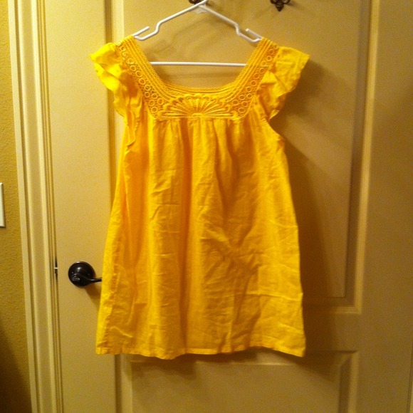 🌟BUNDLED🌟Flutter Sleeve Yellow JCrew Top - Picture 4 of 4