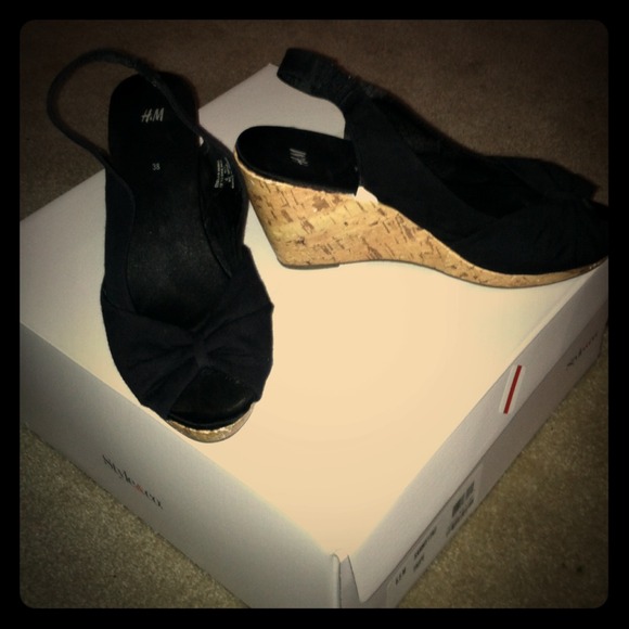 Black wedges!