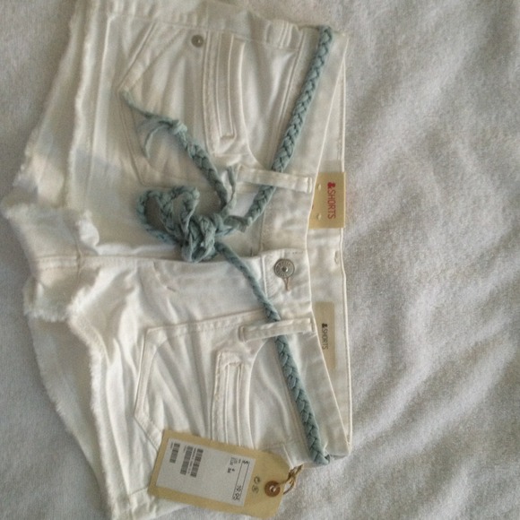 Denim shorts - Picture 2 of 4