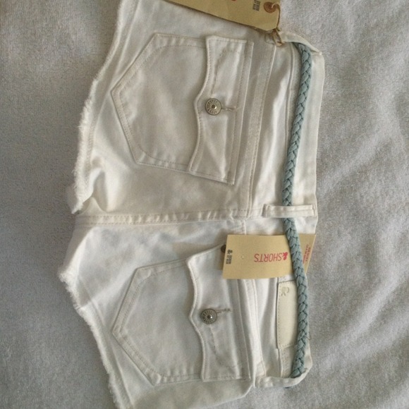 Denim shorts - Picture 4 of 4