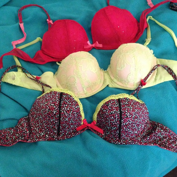 Bundle of vs bras