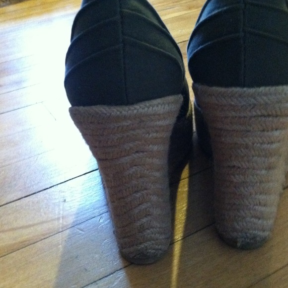 Olive Green Wedges - Picture 3 of 4