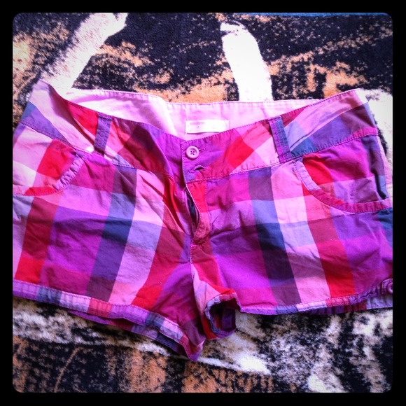 BUNDLE 4 @jemm Plaid short, Levi jeans, capri