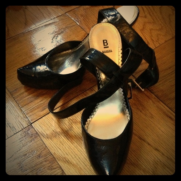 Black Bakers pumps