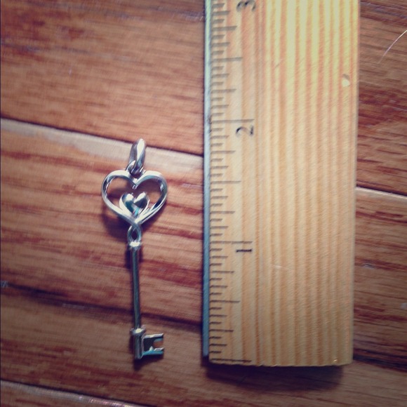 ❗Reduced❗Sterling silver heart key pendant
