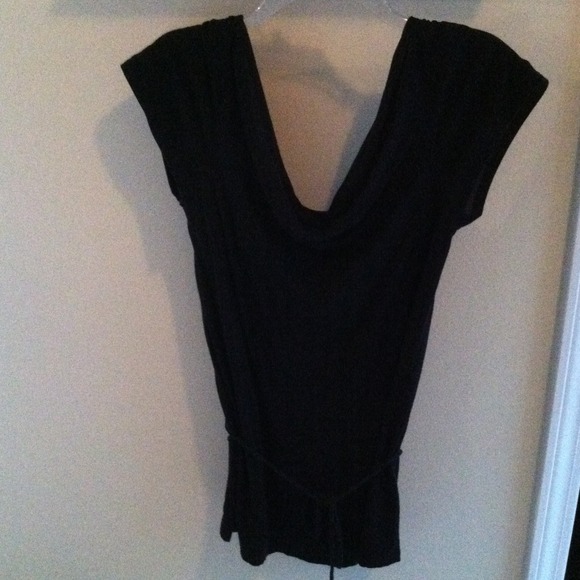 Cute black shirt
