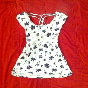 Super cute top!