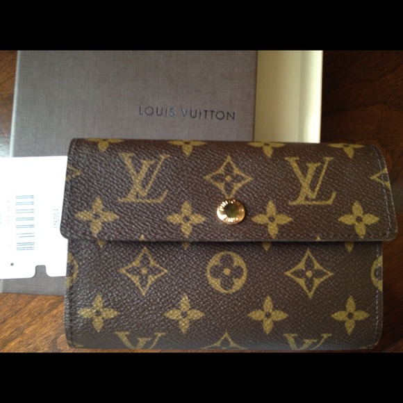Louis Vuitton-Wallet-MediumSz-Authentic-Brand New