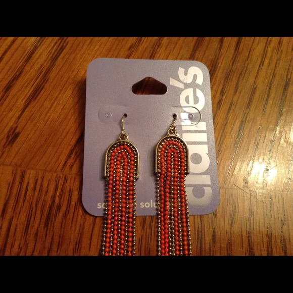 ➡SOLD IN BUNDLE⬅Long gorgeous Claire's earrings.💞 - Picture 2 of 2