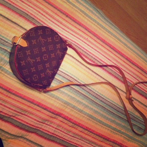 Louis Vuitton crossbody bag