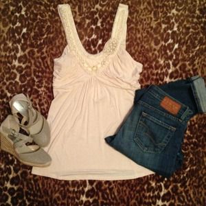 SOLD!!✔Beautiful Beaded Detail Tank