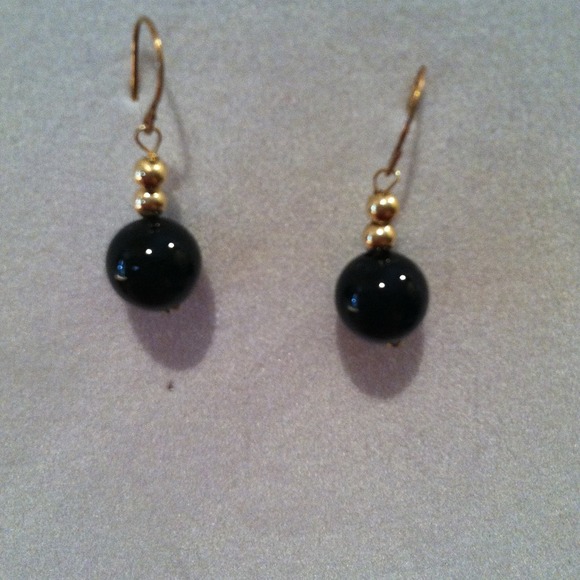 Onyx with 14k gold earrings