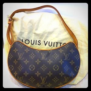 Louis Vuitton Monogram Canvas Croissant PM