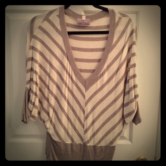 ❌SOLD❌ Dolman sleeve top