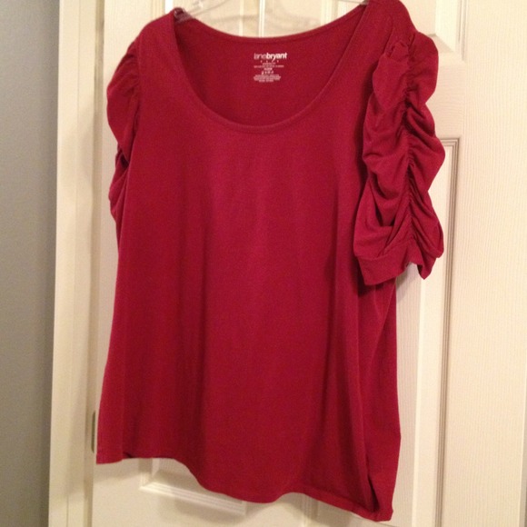 Maroon lane Bryant top