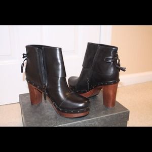 VIA SPIGA BLACK LEATHER/WOOD HIGH HEEL PLATFORM