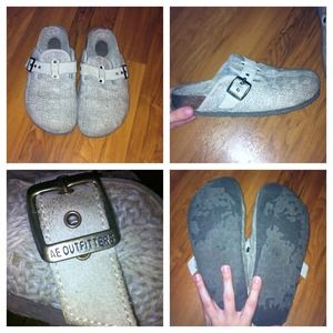 American Eagle Clogs