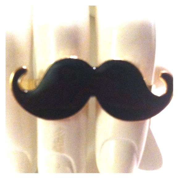 Mustache ring