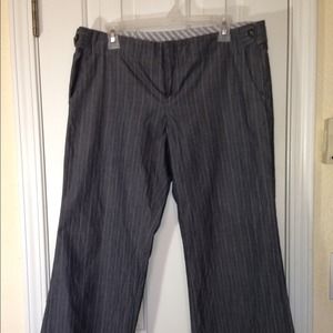 Bundle/SORBOM 1 pr sz 10 GAP & 1 pr sz 10 AK pants