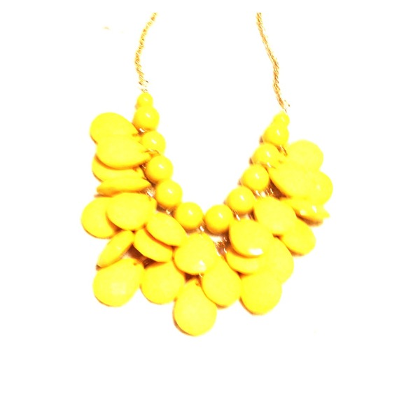 ⭐⭐sold⭐⭐Trendy Yellow beaded drop necklace