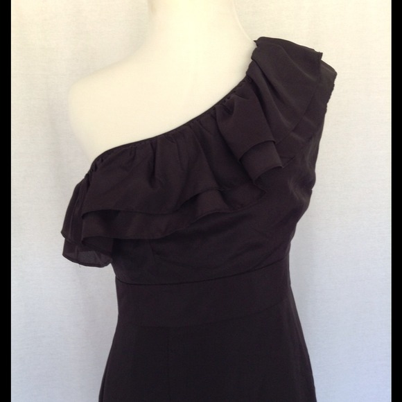 One shoulder LDB👗 - Picture 2 of 4