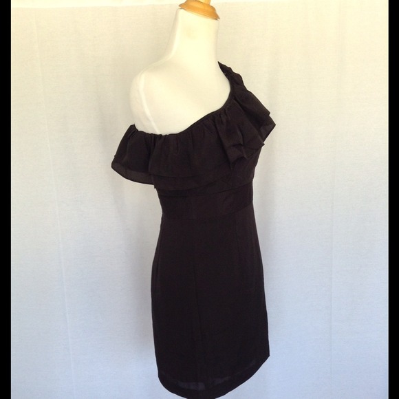 One shoulder LDB👗 - Picture 3 of 4