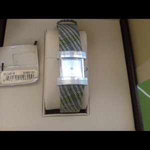 🎀Sold🎀authentic Burberry Green Check Band Watch