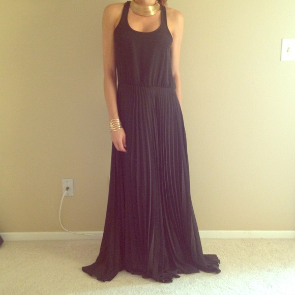 💋On hold 💋Pleated gown